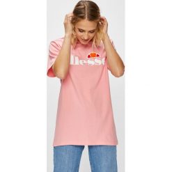 Ellesse - Top. Różowe bluzki damskie Ellesse, s, z nadrukiem, z bawełny, z okrągłym kołnierzem, z krótkim rękawem. W wyprzedaży za 69,90 zł.