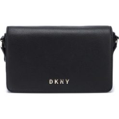 DKNY Clara Cross body bag Czarny. Czarne torebki klasyczne damskie DKNY, w paski, ze skóry. Za 952,95 zł.