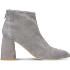 Botki HARUMI. Szare botki damskie Gino Rossi, ze skóry, eleganckie, bez obcasa, na słupku, bez zapięcia. Za 249,90 zł.