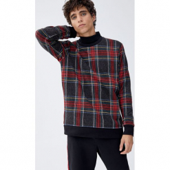 Bluza w szkocką kratę. Zielone bluzy męskie marki Pull&Bear, m. Za 99,90 zł.