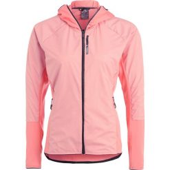 Adidas Performance TERREX SKYCLIMB Kurtka Softshell tactile rose. Czerwone kurtki sportowe damskie marki adidas Performance, z elastanu. W wyprzedaży za 319,20 zł.