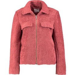 Kurtki damskie: Moss Copenhagen ALIRA TEDDY JACKET Kurtka przejściowa faded rose