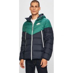 Nike Sportswear - Kurtka. Zielone płaszcze męskie Nike Sportswear, m, bez wzorów, z poliesteru, krótkie, z kapturem. Za 599,90 zł.
