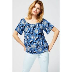 Bluzka typu hiszpanka. Niebieskie bluzki damskie Moodo, s, bez wzorów, bez kołnierzyka, bez rękawów. Za 24,99 zł.