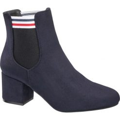 Botki na obcasie Catwalk niebieskie. Niebieskie botki damskie marki Catwalk, z materiału, bez obcasa, na obcasie, bez zapięcia. Za 159,90 zł.
