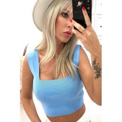 Top BIANKA SKY. Niebieskie topy damskie IVET, bez wzorów, z jeansu, bez kołnierzyka. W wyprzedaży za 29,00 zł.