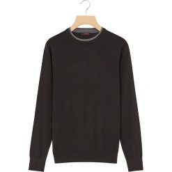 Sweter w kolorze czarnym. Czarne swetry męskie Rodier, xl, z wełny, klasyczne, z okrągłym kołnierzem. W wyprzedaży za 99,95 zł.