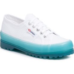 Trapery SUPERGA - 2555 Alpina Jellygum Cotu S1115LW White/Blue Lt Crystal A0E. Białe półbuty damskie Superga, na co dzień, bez wzorów, z tworzywa sztucznego, bez obcasa, na płaskiej podeszwie, bez zapięcia. W wyprzedaży za 299,00 zł.