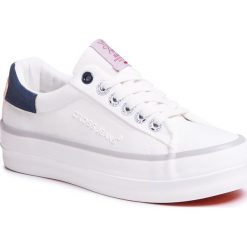 Tenisówki CROSS JEANS - FF2R4080C White. Białe półbuty damskie Cross Jeans, bez wzorów, z jeansu, bez obcasa, na płaskiej podeszwie, bez zapięcia. Za 119,00 zł.
