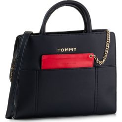 Torebka TOMMY HILFIGER - Item Statement Tote AW0AW07334 0KJ. Niebieskie torebki klasyczne damskie TOMMY HILFIGER, bez wzorów, ze skóry ekologicznej, klasyczne, bez dodatków. Za 749,00 zł.