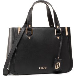 Torebka LIU JO - M Satchel AA0013 E0087 Nero 22222. Czarne torebki klasyczne damskie Liu Jo, bez wzorów, ze skóry ekologicznej, klasyczne, bez dodatków. Za 599,00 zł.