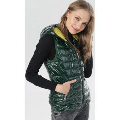 Ciemnozielona Kamizelka Metimea. Zielone kamizelki damskie Born2be, xl, bez wzorów, bez kaptura. Za 129,99 zł.