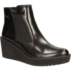 Botki clarks 26101056. Botki damskie Clarks, bez obcasa, bez zapięcia. Za 519,99 zł.