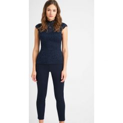 T-shirty damskie: Koronkowa koszulka ze stójką