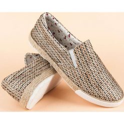 Plecione slip ony AMANDA. Szare trampki i tenisówki damskie marki KYLIE, bez wzorów, bez zapięcia. Za 79,00 zł.