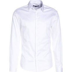 DRYKORN JONATHAN Koszula biznesowa white. Białe koszule męskie na spinki DRYKORN, m, z bawełny. Za 379,00 zł.