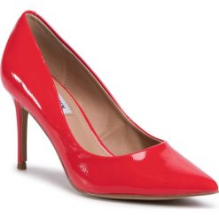 Szpilki STEVE MADDEN - Lillie SM11000480-02002-608 Red Patent. Czerwone półbuty damskie Steve Madden, bez wzorów, ze skóry ekologicznej, bez obcasa, na szpilce, bez zapięcia. W wyprzedaży za 269,00 zł.