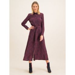 Sukienka koszulowa TOMMY HILFIGER Kacy WW0WW26753. Sukienki damskie TOMMY HILFIGER, na co dzień, bez wzorów, z wiskozy, z koszulowym kołnierzykiem, bez rękawów, proste. W wyprzedaży za 579,00 zł.