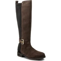 Oficerki TOMMY HILFIGER - Tessa 3C FW0FW01434 Black Coffee 061. Brązowe buty zimowe damskie marki TOMMY HILFIGER, z gumy, na obcasie. W wyprzedaży za 449,00 zł.