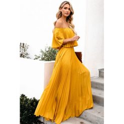 Sukienka LELA MUSTARD. Żółte sukienki damskie Sukienka LELA MUSTARD, s, bez wzorów, bez kołnierzyka, bez rękawów, długie. W wyprzedaży za 129,00 zł.