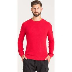 SWETER ARMANI EXCHANGE. Czerwone swetry męskie Armani Exchange, xl, bez wzorów, z bawełny, z okrągłym kołnierzem, bez kaptura. Za 281,40 zł.