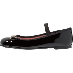 Pretty Ballerinas Baleriny z zapięciem black. Czarne baleriny dziewczęce marki Pretty Ballerinas, z materiału. Za 499,00 zł.