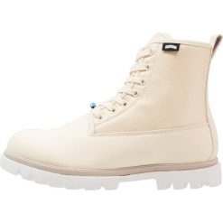 Buty zimowe męskie: Native JOHNNY TREKLITE Botki sznurowane bone white/shell white