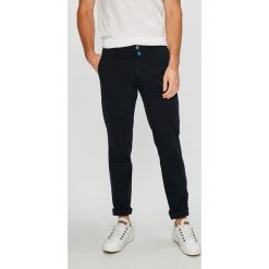 Pierre Cardin - Spodnie. Niebieskie spodnie męskie marki Pierre Cardin, na co dzień, bez wzorów, z elastanu, casualowe. W wyprzedaży za 299,90 zł.