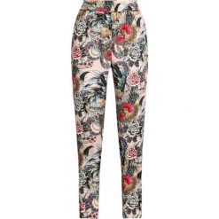 Spodnie materiałowe Red Valentino RR0RBA85. Czarne spodnie damskie Red Valentino, bez wzorów, z jedwabiu. W wyprzedaży za 709,00 zł.