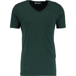 T-shirty męskie: Samsøe & Samsøe MARIAN VNECK Tshirt basic darkest spruce