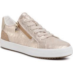 Sneakersy GEOX - D Blomiee A D026HA 0PVEW C2012 Lt Gold. Żółte półbuty damskie Geox, bez wzorów, ze skóry ekologicznej, bez obcasa, na płaskiej podeszwie, bez zapięcia. W wyprzedaży za 279,00 zł.