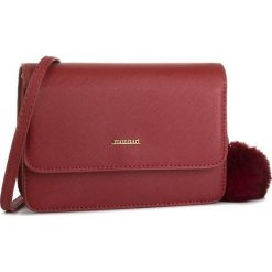 Torebka MONNARI - BAG7240-005 Dark Red. Czerwone listonoszki damskie Monnari, bez wzorów, ze skóry ekologicznej, bez dodatków. W wyprzedaży za 109,00 zł.