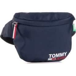 Saszetka nerka TOMMY JEANS - Tjw Campus Girl Bumbag AW0AW08955 C87. Niebieskie nerki damskie Tommy Jeans, bez wzorów, z jeansu, młodzieżowe, bez dodatków. Za 229,00 zł.
