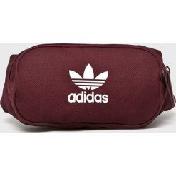 Adidas Originals - Nerka. Brązowe walizki marki adidas Originals, w paski, z poliesteru, małe. Za 99,90 zł.