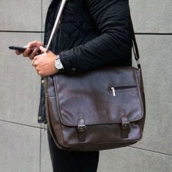 Torba męska na ramię Solier S12 ciemnobrązowa - Brązowy. Pomarańczowe torby męskie na ramię Solier. Za 139,00 zł.