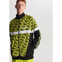 Bluza typu track jacket - Zielony. Zielone bluzy męskie Cropp, s, bez wzorów, bez kołnierzyka, bez rękawów, bez kaptura. W wyprzedaży za 59,99 zł.