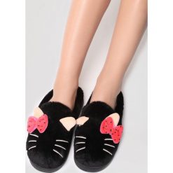 Czarne Klapki Love Story. Czarne klapki damskie Inny, bez wzorów, bez obcasa. Za 49,99 zł.