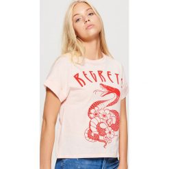 Koszulka z podwiniętym rękawem - Różowy. Czerwone t-shirty damskie marki Cropp, l. Za 49,99 zł.