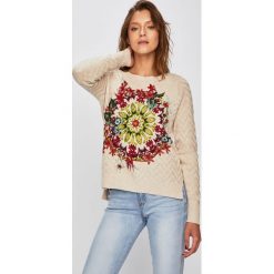Desigual - Sweter. Brązowe swetry damskie Desigual, s, z nadrukiem, z bawełny, z krótkim rękawem, krótkie, bez kaptura. W wyprzedaży za 249,90 zł.