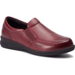 Półbuty GO SOFT - WI23-ENYA-02 Burgundy. Czerwone półbuty damskie GO SOFT, bez wzorów, ze skóry, bez obcasa, na płaskiej podeszwie, bez zapięcia. Za 159,99 zł.