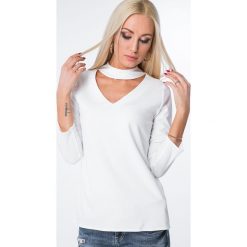 Bluzka z chokerem kremowa 16350. Białe bluzki damskie Fasardi, xl, bez wzorów, bez kołnierzyka, bez rękawów. Za 44,00 zł.