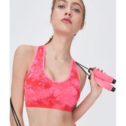 Sportowy top tie dye - Różowy. Różowe topy damskie Sinsay, s, bez wzorów, bez kołnierzyka. Za 29,99 zł.