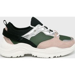 Bullboxer - Buty. Białe buty sportowe damskie marki Bullboxer, bez wzorów, z materiału, sportowe. Za 199,90 zł.