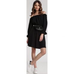 Czarna Torebka Coraeneva. Czarne torebki klasyczne damskie Renee, bez wzorów, eleganckie, bez dodatków. Za 89,99 zł.