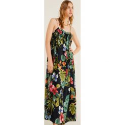 Mango - Sukienka Bombay. Czarne sukienki damskie Mango, na co dzień, s, bez wzorów, z wiskozy, casualowe, z okrągłym kołnierzem, bez rękawów, proste. Za 229,90 zł.