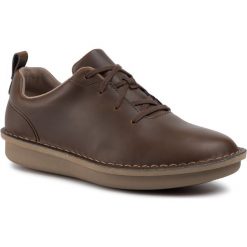 Półbuty CLARKS - Step Welt Free 261461067 Dark Brown. Pomarańczowe półbuty męskie Clarks, na co dzień, bez wzorów, ze skóry ekologicznej, bez zapięcia. W wyprzedaży za 169,00 zł.