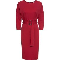 Sukienka oversize z paskiem bonprix czerwony chili. Czerwone sukienki damskie bonprix, w paski, bez kołnierzyka, bez rękawów, oversize. Za 64,99 zł.