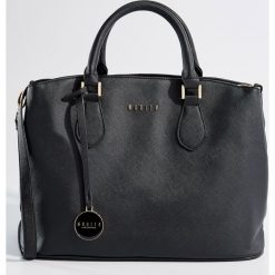 Torba shopper z brelokiem - Czarny. Czarne torby damskie na zakupy Mohito, bez wzorów, z breloczkiem. Za 119,99 zł.