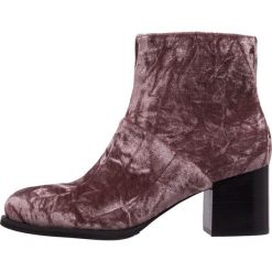 Shoe The Bear CECI Ankle boot deep blush. Różowe botki damskie skórzane marki Shoe The Bear. Za 509,00 zł.