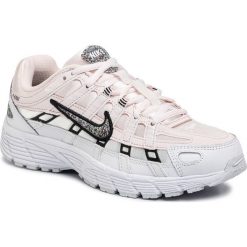 Buty NIKE - P-600 Se CJ9585 600 Light Soft Pink/Multi Color. Różowe półbuty damskie Nike, na co dzień, bez wzorów, ze skóry ekologicznej, bez obcasa, na płaskiej podeszwie, bez zapięcia. W wyprzedaży za 359,00 zł.